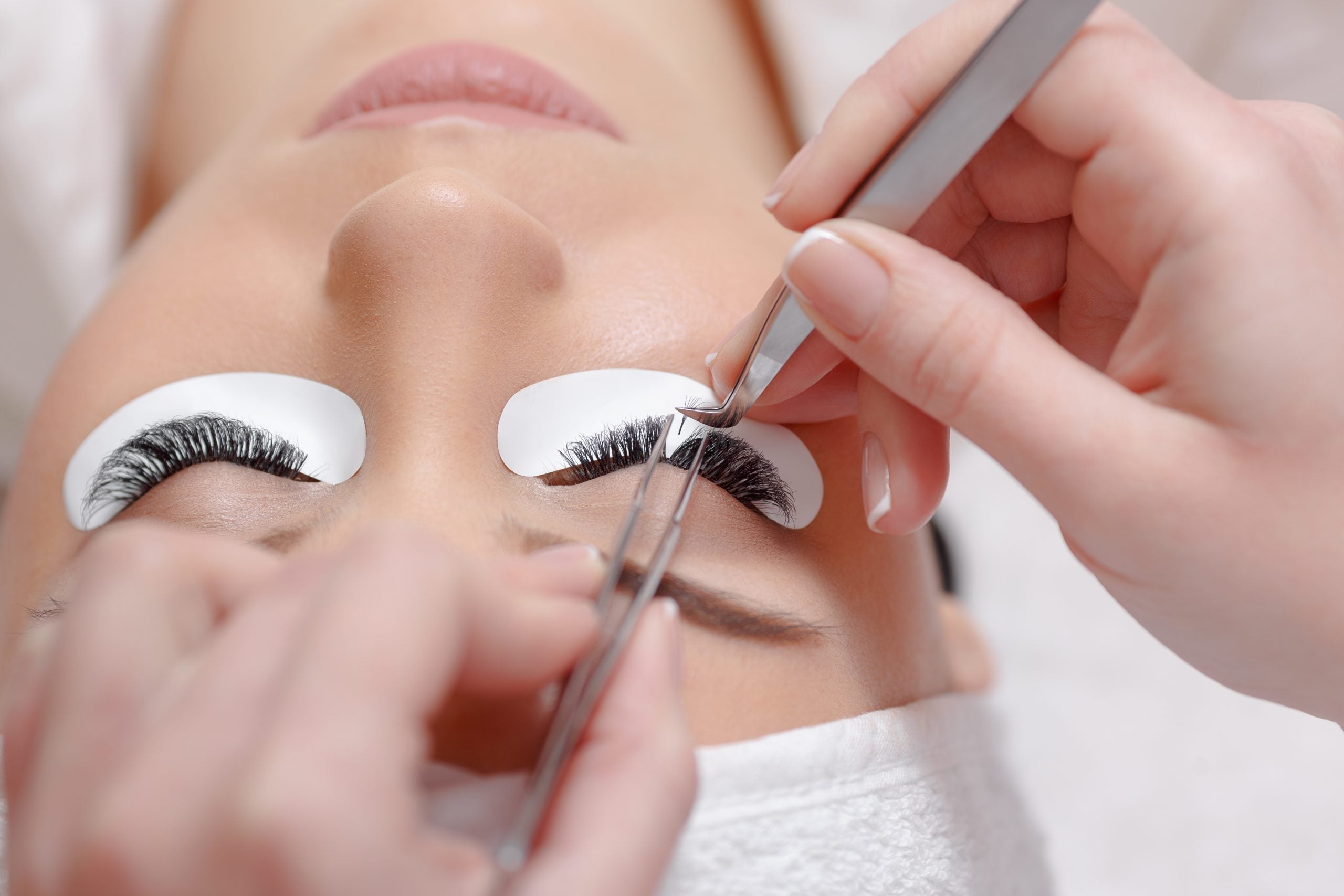 Top 10 Benefits of Wearing False Eyelashes: Why Every Beauty Lover Needs Them
